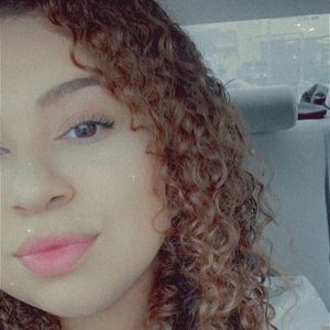 Meet your Posher, Lexie